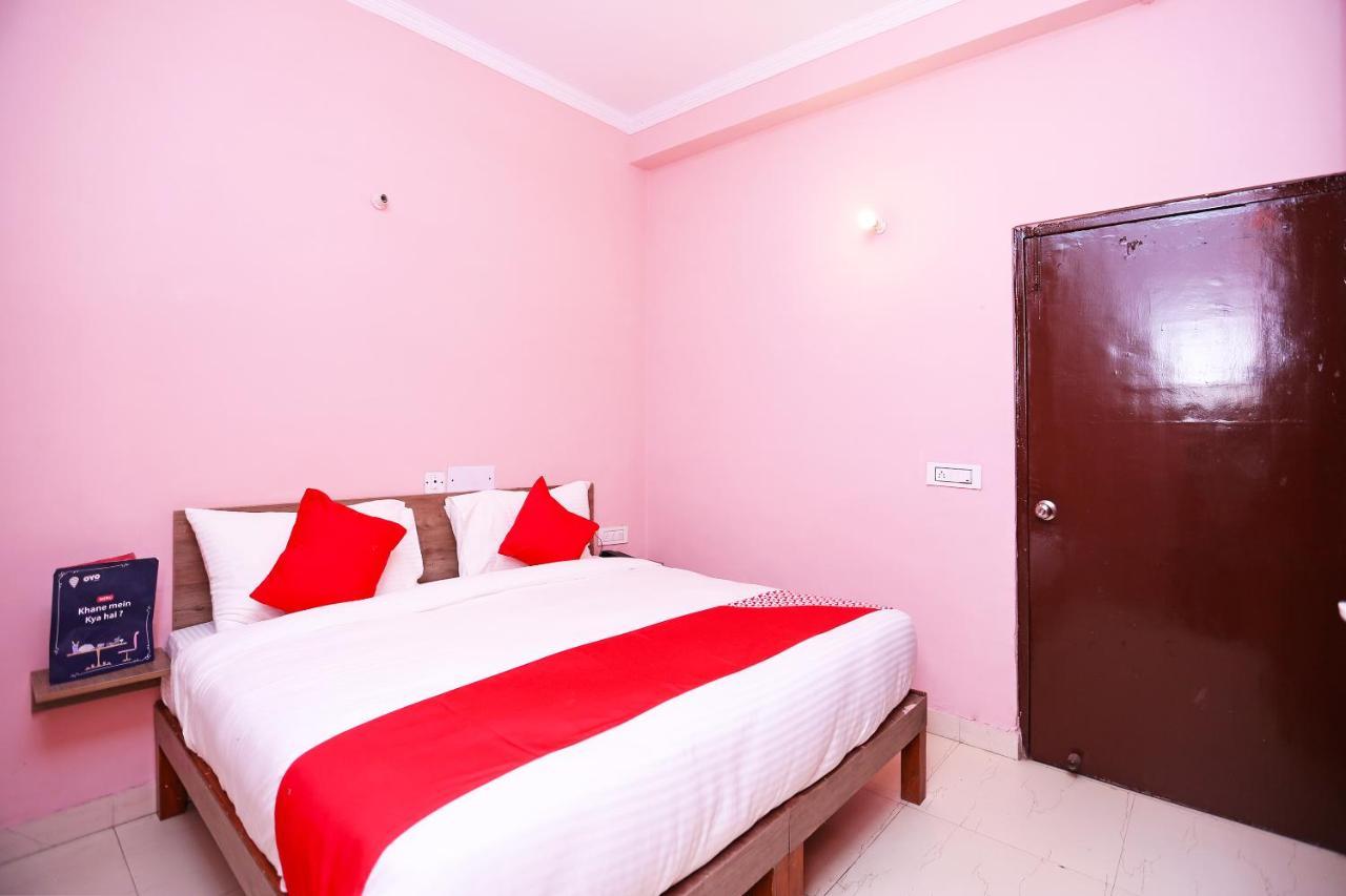 Oyo Flagship 14774 Sector 14 Gurgaon Hotel Ngoại thất bức ảnh
