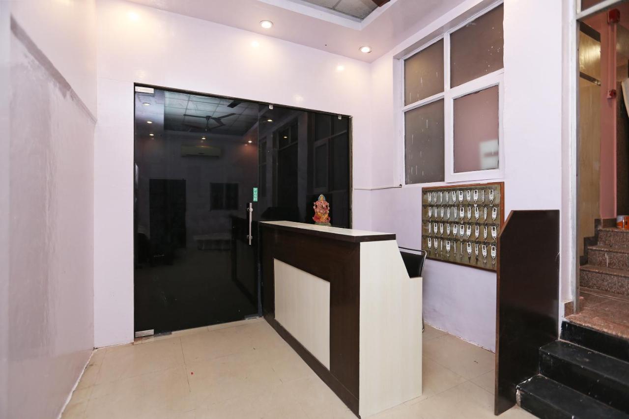 Oyo Flagship 14774 Sector 14 Gurgaon Hotel Ngoại thất bức ảnh