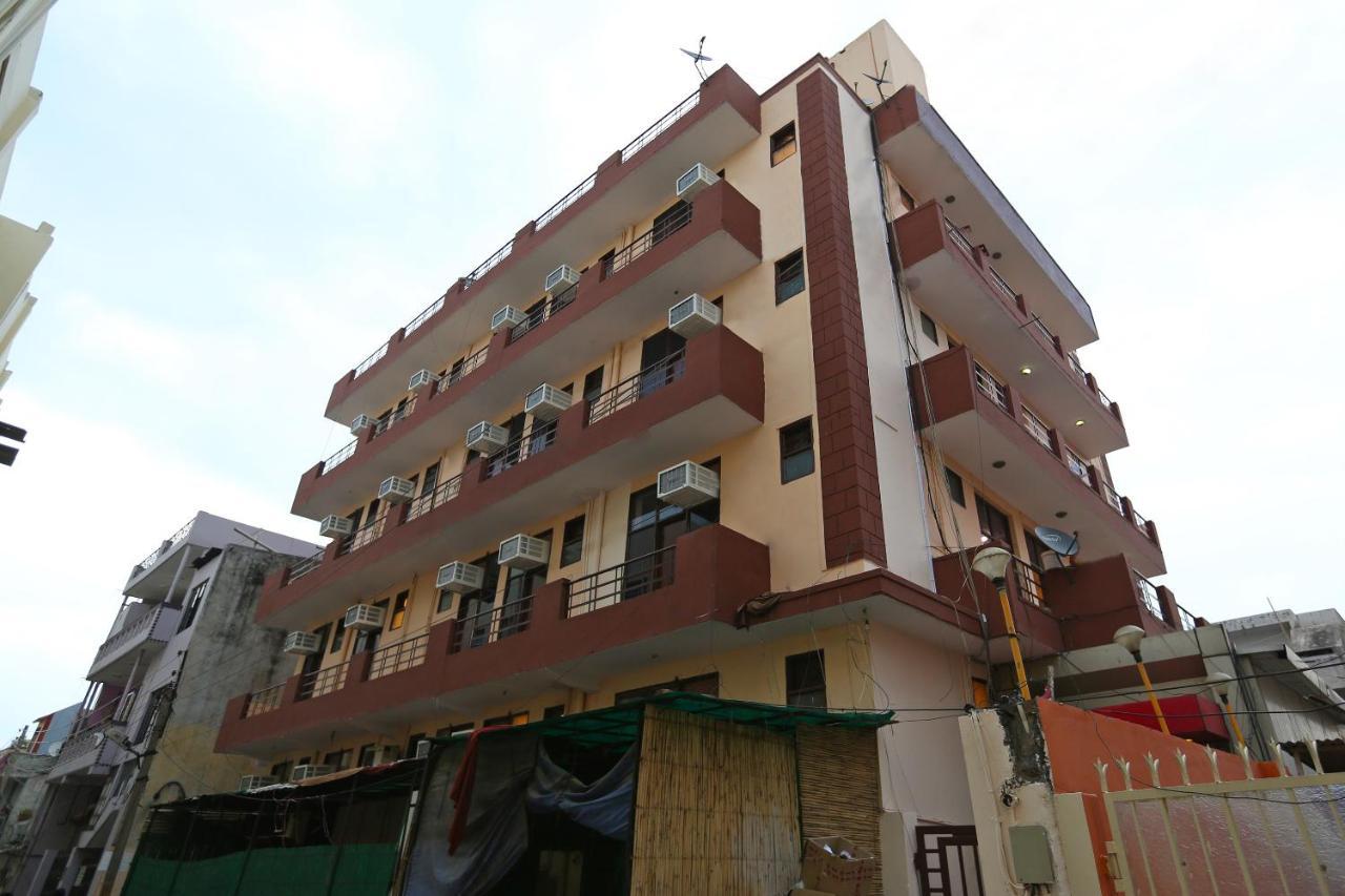 Oyo Flagship 14774 Sector 14 Gurgaon Hotel Ngoại thất bức ảnh