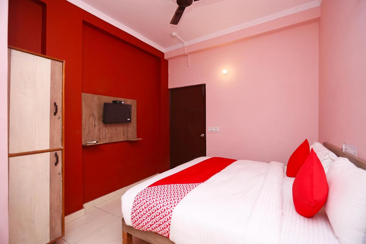 Oyo Flagship 14774 Sector 14 Gurgaon Hotel Ngoại thất bức ảnh