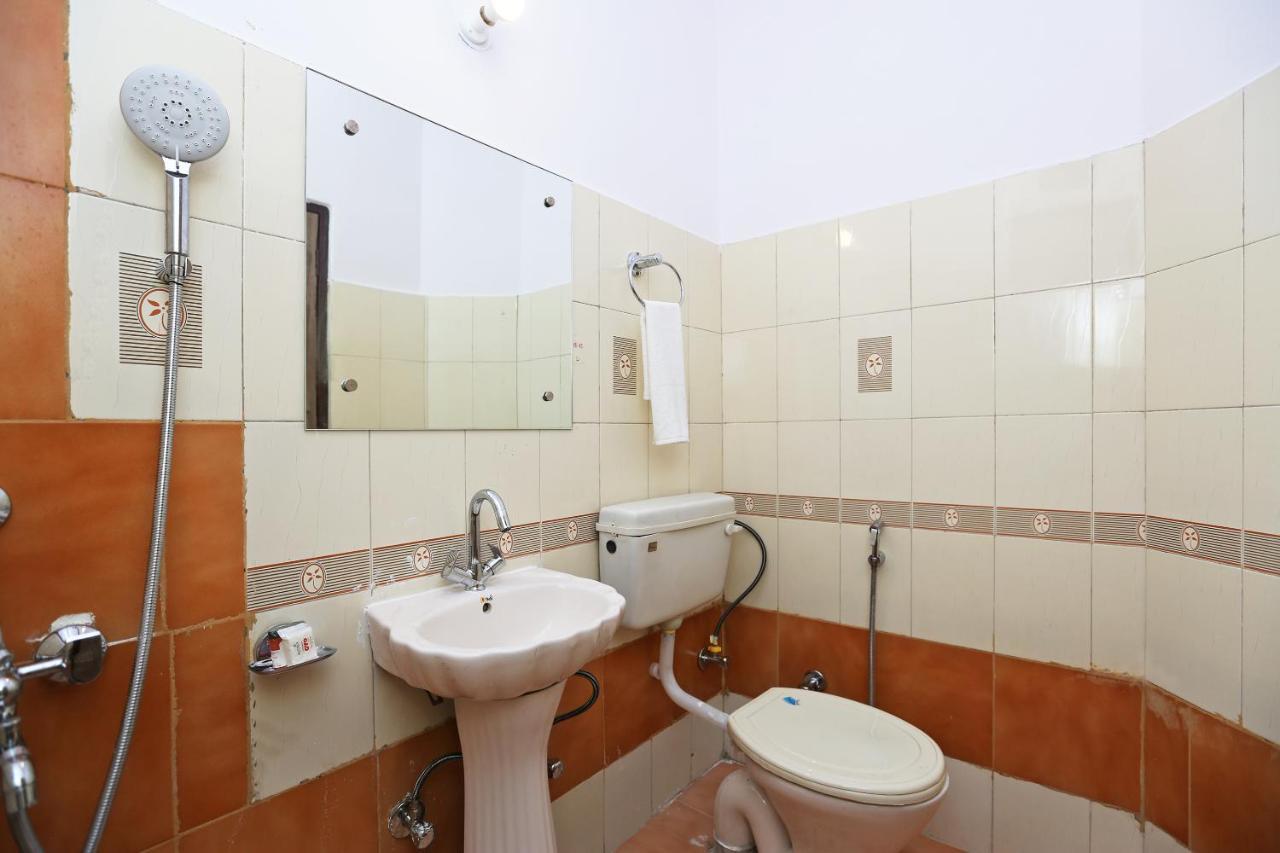 Oyo Flagship 14774 Sector 14 Gurgaon Hotel Ngoại thất bức ảnh