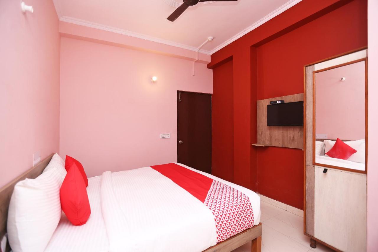 Oyo Flagship 14774 Sector 14 Gurgaon Hotel Ngoại thất bức ảnh
